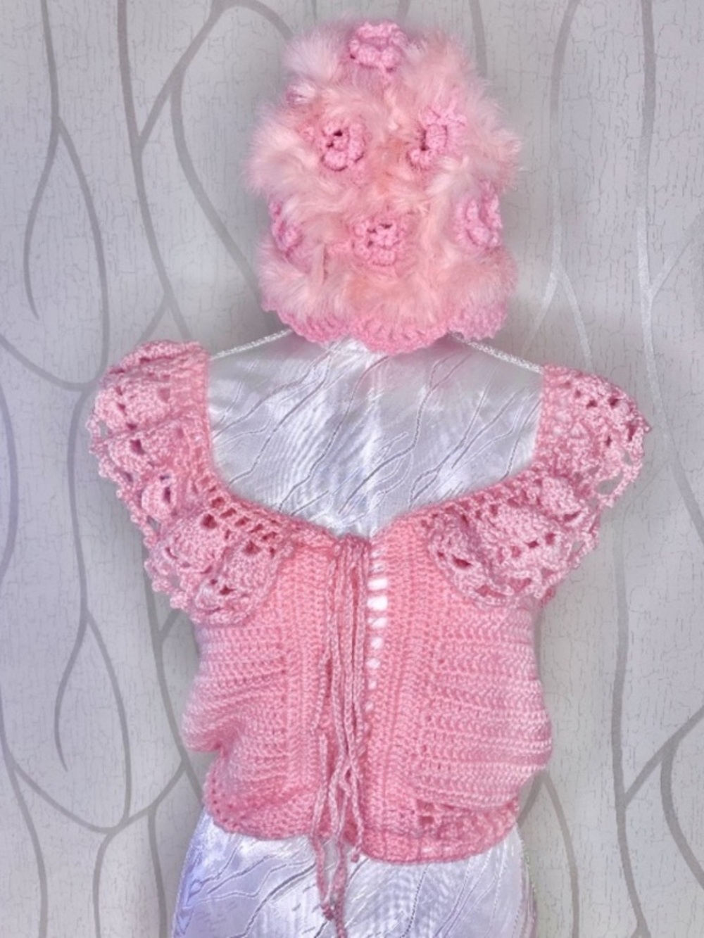 🌷Handmade Crochet Knit Top & Fur Hat🌷 Pink Ruffle Off Shoulder Lace Up Crop Top